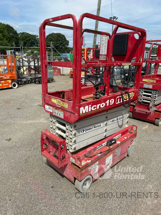 2019 MEC MICRO 19 Scissor Lift