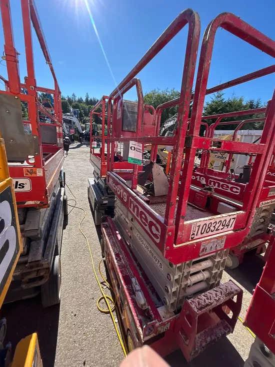 2018 MEC MICRO 19 Scissor Lift