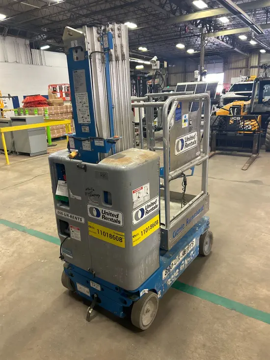 2019 Genie GR-20 Self-Propelled One-Person Lift