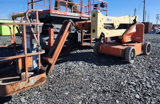 2017 JLG E450AJ Articulating Boom Lift