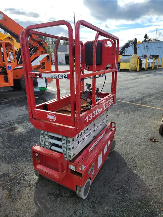 2019 MEC 1330SE Scissor Lift