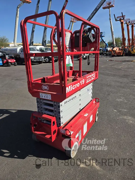 2018 MEC MICRO 19 Scissor Lift