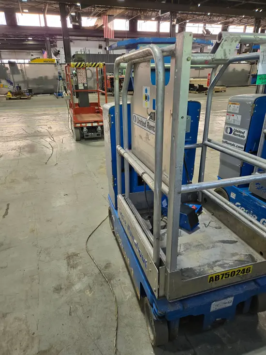 2019 Genie GR-12 Self-Propelled One-Person Lift