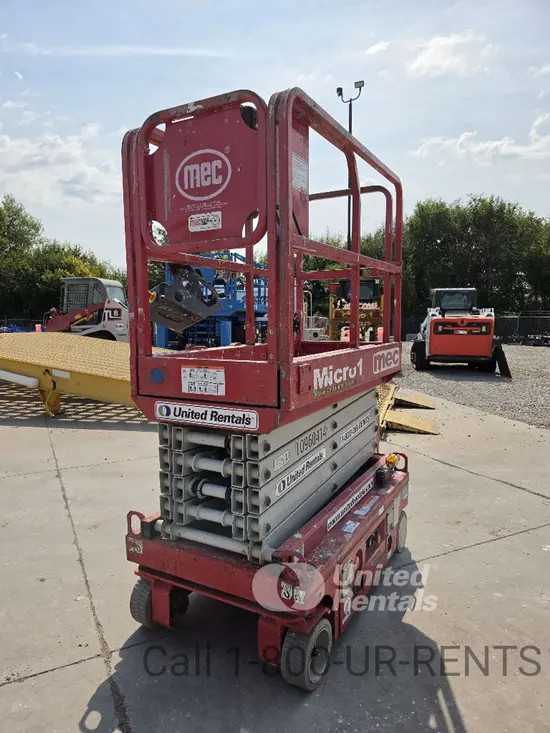 2019 MEC MICRO 19 Scissor Lift