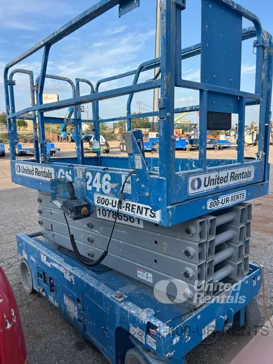 2018 Genie GS-3246 Scissor Lift