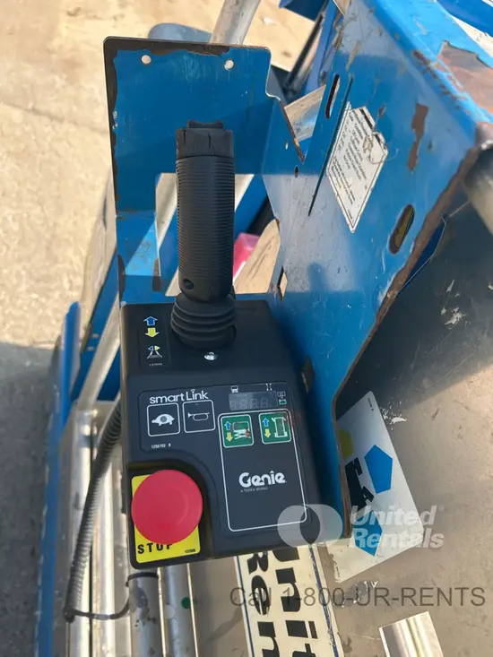 2018 Genie GR-12 Self-Propelled One-Person Lift