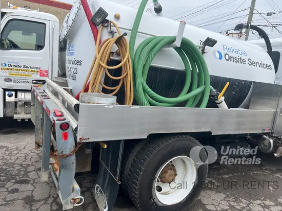 2019 HINO 268DCD4X2