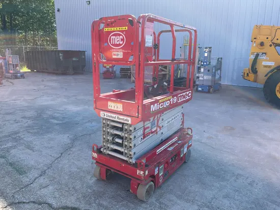 2019 MEC MICRO 19 Scissor Lift