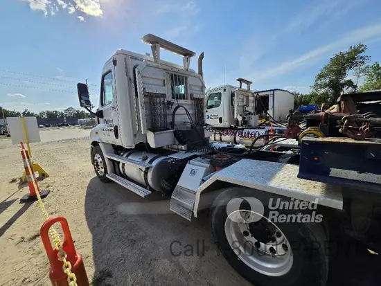 2020 Freightliner CA113DCD6X4
