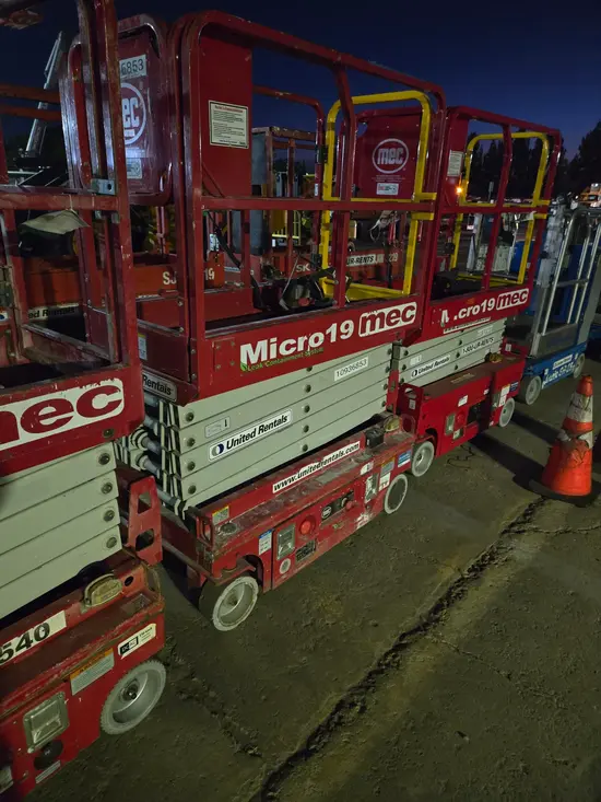 2019 MEC MICRO 19 Scissor Lift
