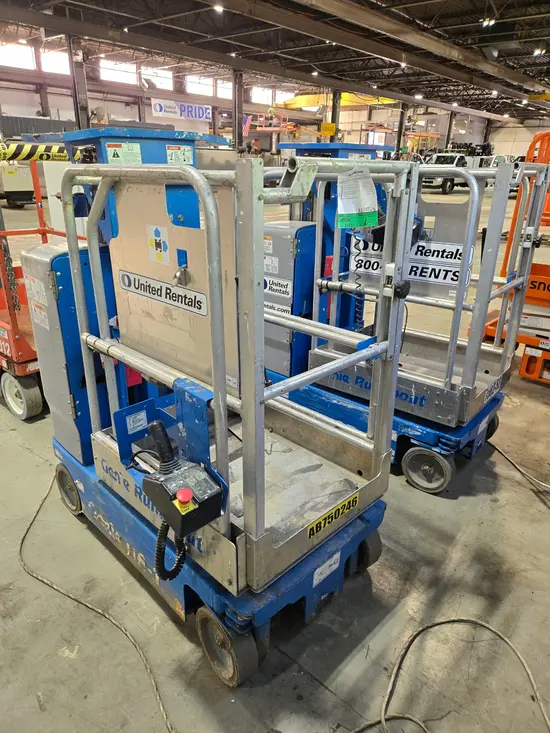 2019 Genie GR-12 Self-Propelled One-Person Lift