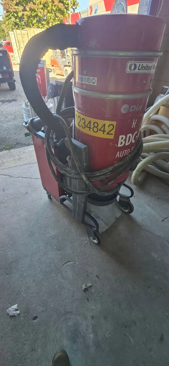 2021 Blastrac BDC-33 Vacuum