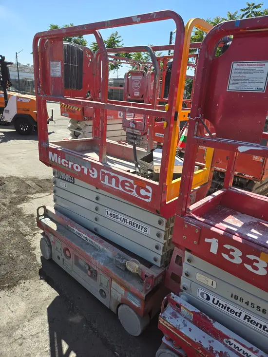 2019 MEC MICRO 19 Scissor Lift