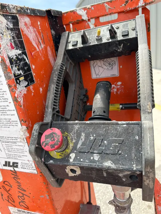 2016 JLG 1230ES Self-Propelled One-Person Lift