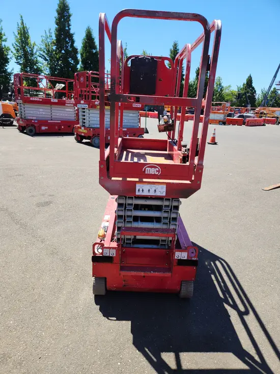 2018 MEC MICRO 19 Scissor Lift