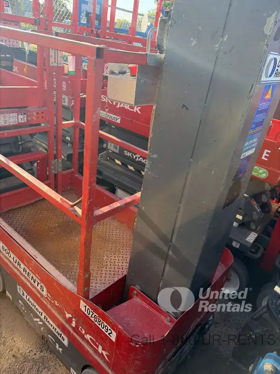 2018 Skyjack SJ16 Self-Propelled One-Person Lift