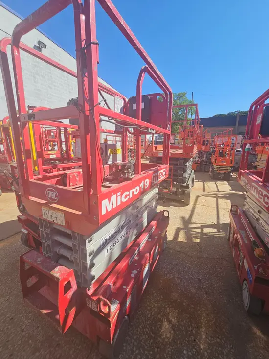 2018 MEC MICRO 19 Scissor Lift