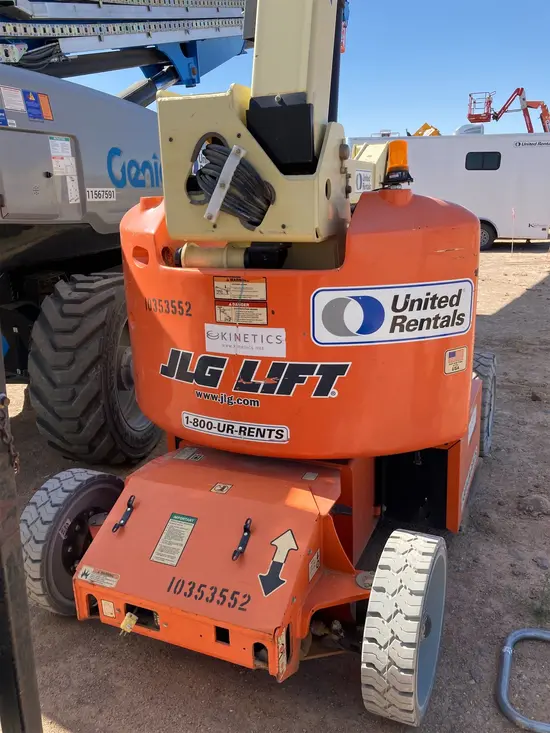 2015 JLG E400AN Articulating Boom Lift