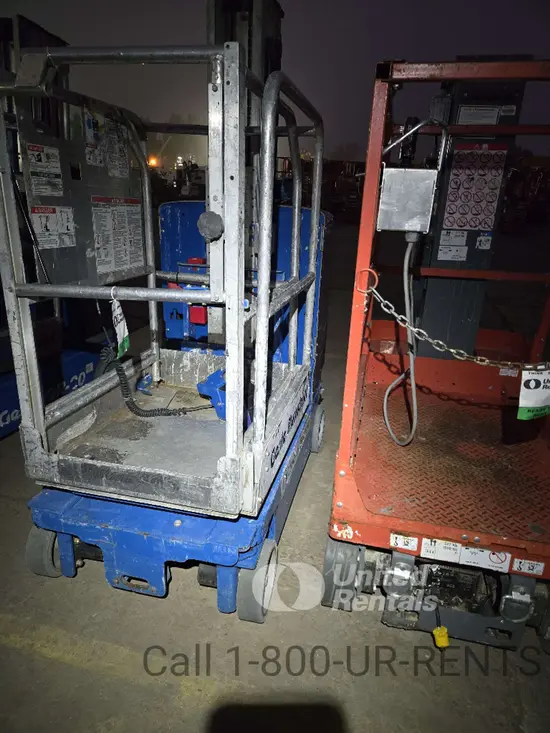 2016 Genie GR-20 Self-Propelled One-Person Lift