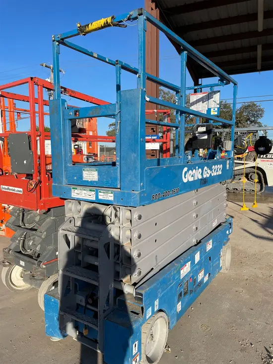 2016 Genie GS-3232 Scissor Lift