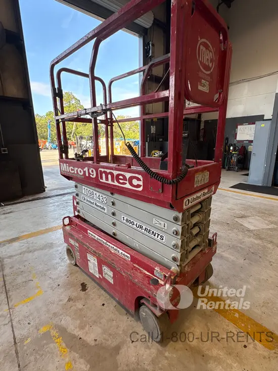 2019 MEC MICRO 19 Scissor Lift