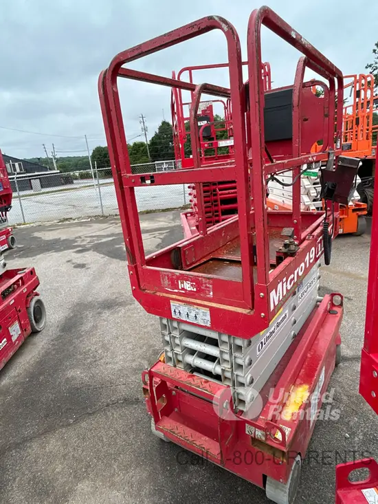 2019 MEC MICRO 19 Scissor Lift