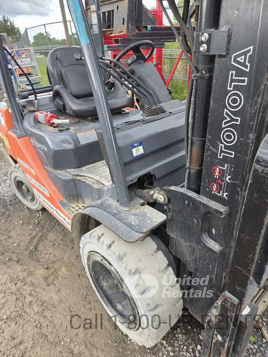 2018 Toyota 8FGU30 Warehouse Forklift
