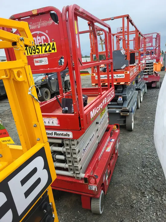 2019 MEC MICRO 19 Scissor Lift
