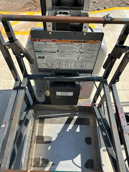 2017 JLG 20MVL Self-Propelled One-Person Lift