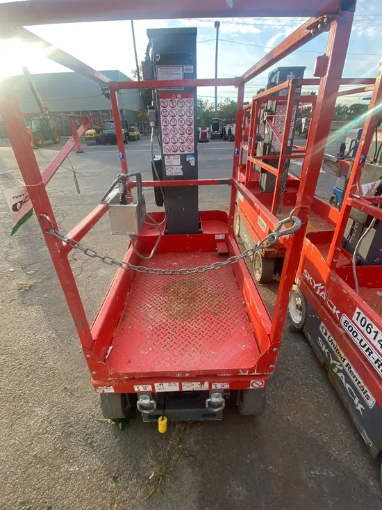2018 Skyjack SJ12 Self-Propelled One-Person Lift