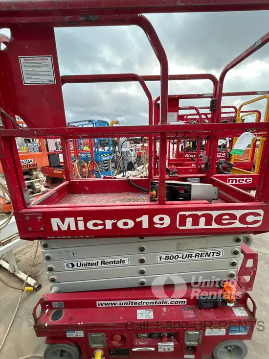 2018 MEC MICRO 19 Scissor Lift