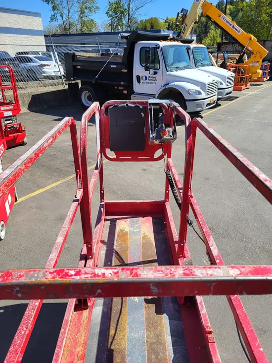 2018 MEC 1330SE Scissor Lift