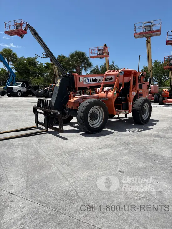 2018 SKYTRAK 8042 Forklift
