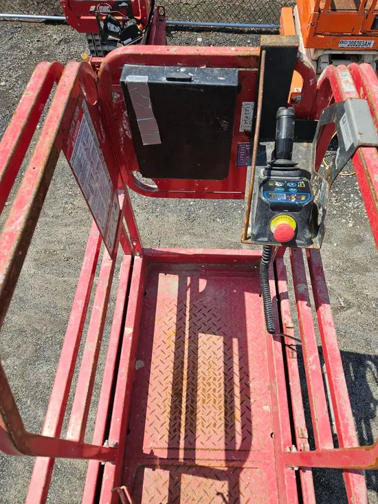 2019 MEC MICRO 19 Scissor Lift