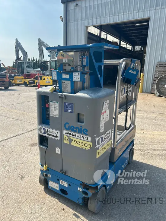 2018 Genie GR-12 Self-Propelled One-Person Lift
