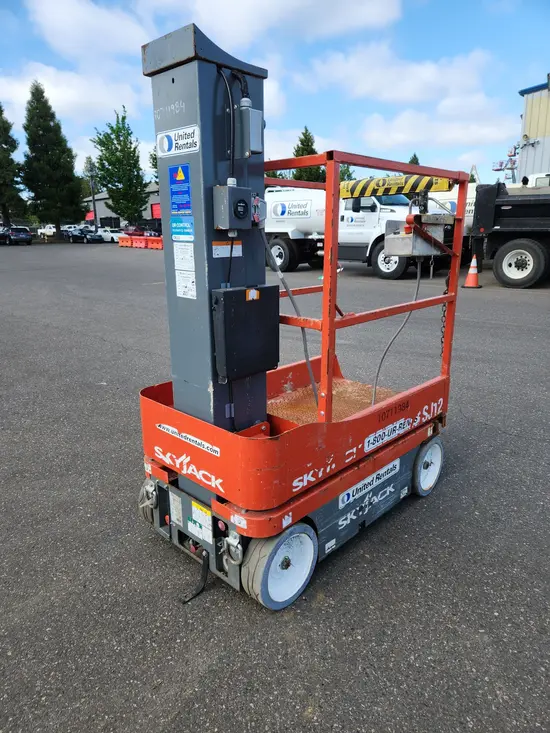 2018 Skyjack SJ12 Self-Propelled One-Person Lift