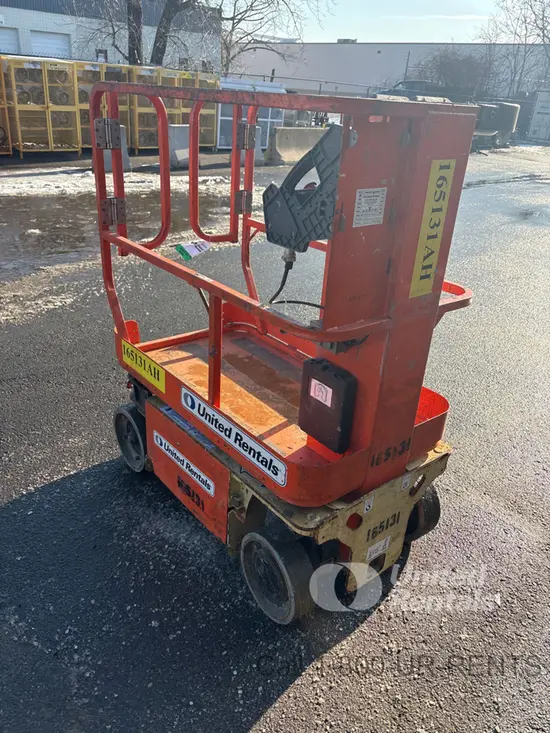 2016 JLG 1230ES Self-Propelled One-Person Lift