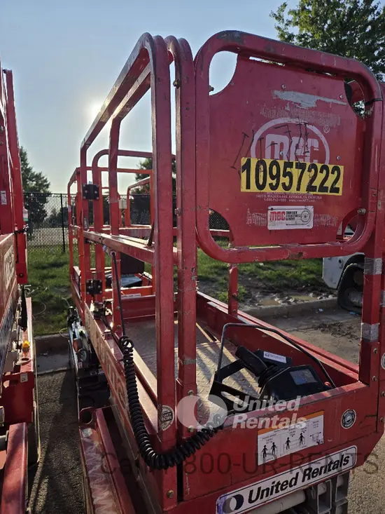 2019 MEC MICRO 19 Scissor Lift