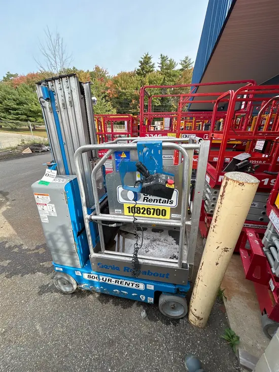 2018 Genie GR-20 Self-Propelled One-Person Lift