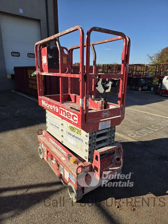 2019 MEC MICRO 19 Scissor Lift