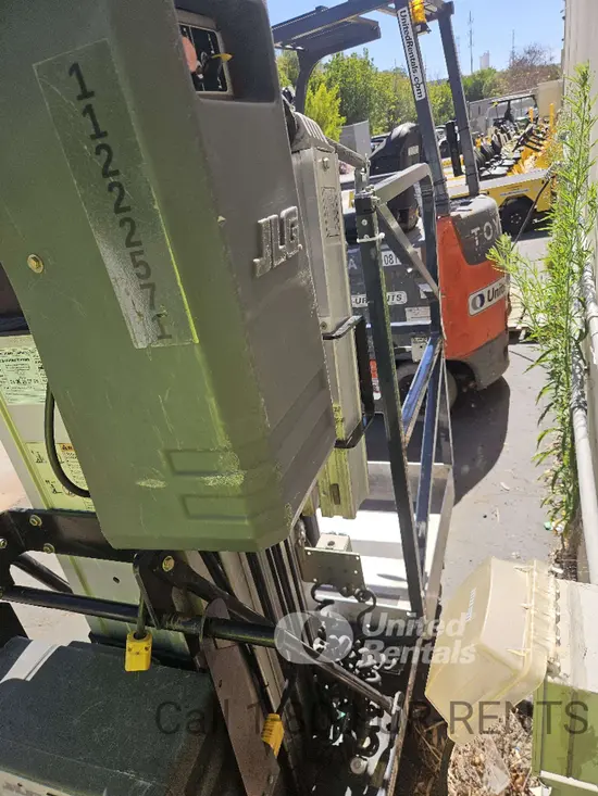 2021 JLG 25AM-DC Pusharound Lift