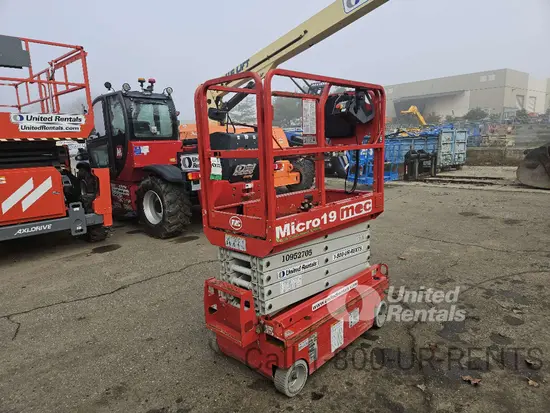2019 MEC MICRO 19 Scissor Lift