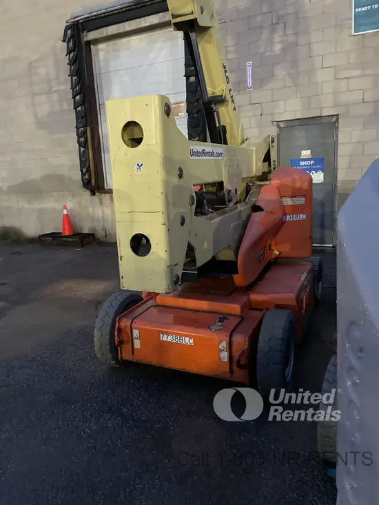 2012 JLG E400AJPN Articulating Boom Lift