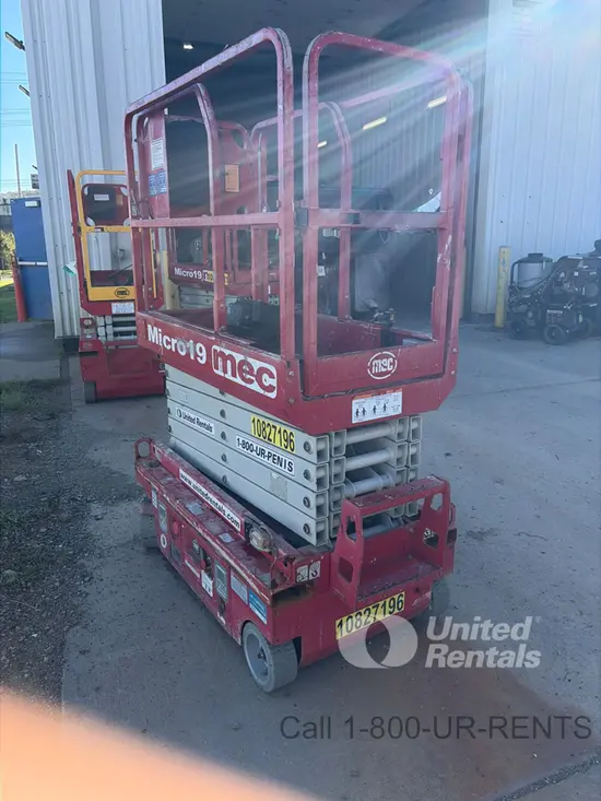 2018 MEC MICRO 19 Scissor Lift
