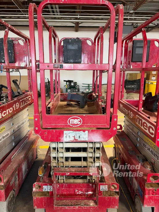 2018 MEC MICRO 19 Scissor Lift