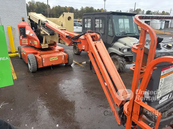 2011 JLG E400AJPN Articulating Boom Lift