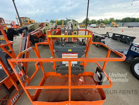 2018 JLG E400AJPN Articulating Boom Lift