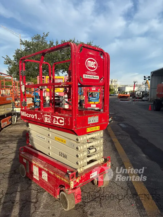 2018 MEC MICRO 19 Scissor Lift