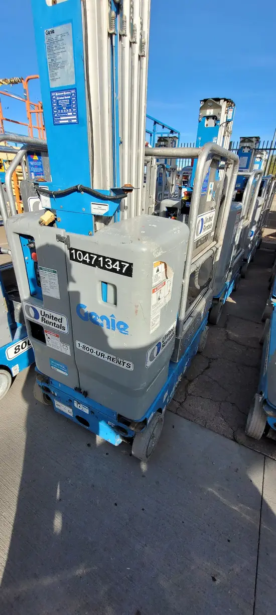 2016 Genie GR-20 Self-Propelled One-Person Lift