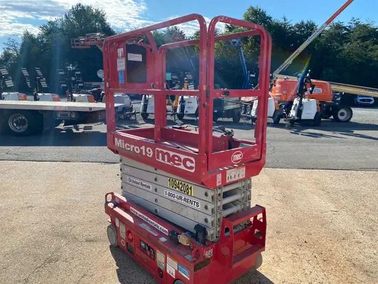 2019 MEC MICRO 19 Scissor Lift